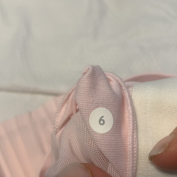 Lululemon “Ballerina” Style light pink Tank top Sz 6 - Picture 8 of 8